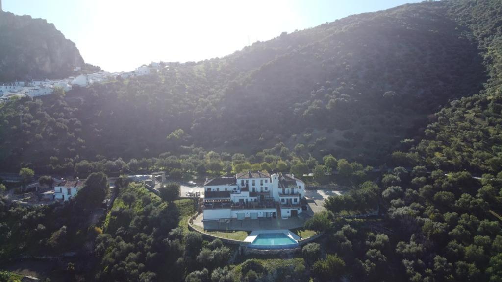 Hotel Rural Los Tadeos Zahara De La Sierra Exterior photo